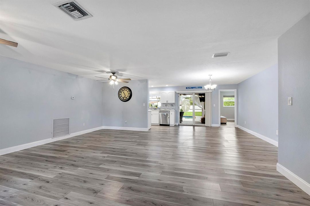 10625 Nw 37th St_028