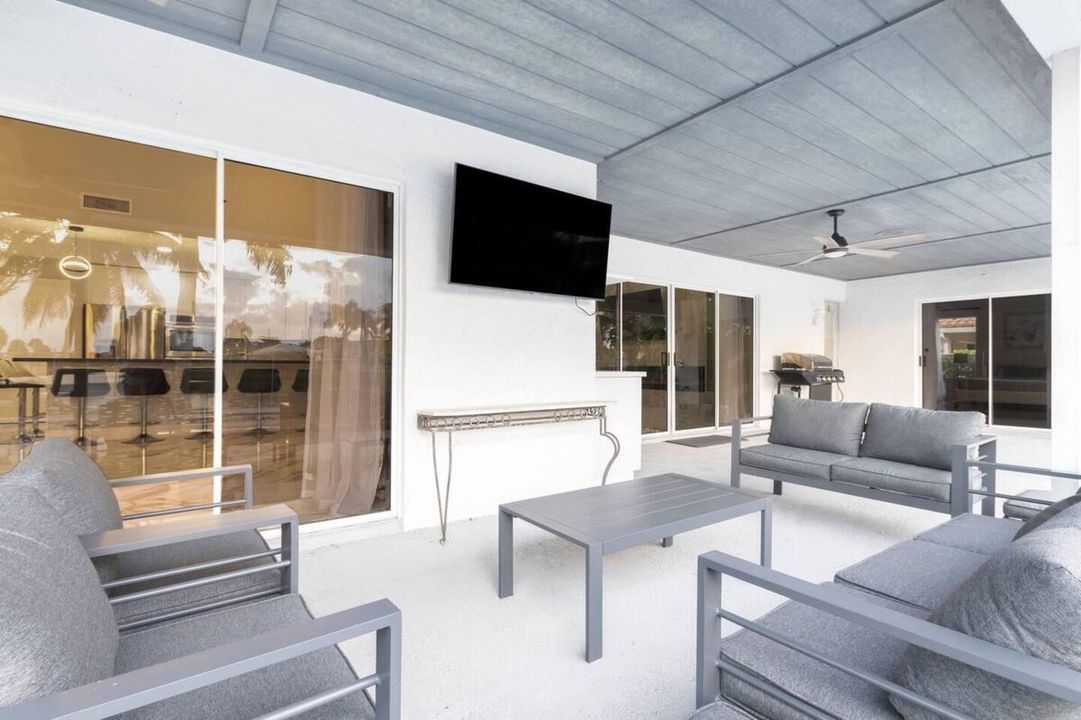 Family room 1