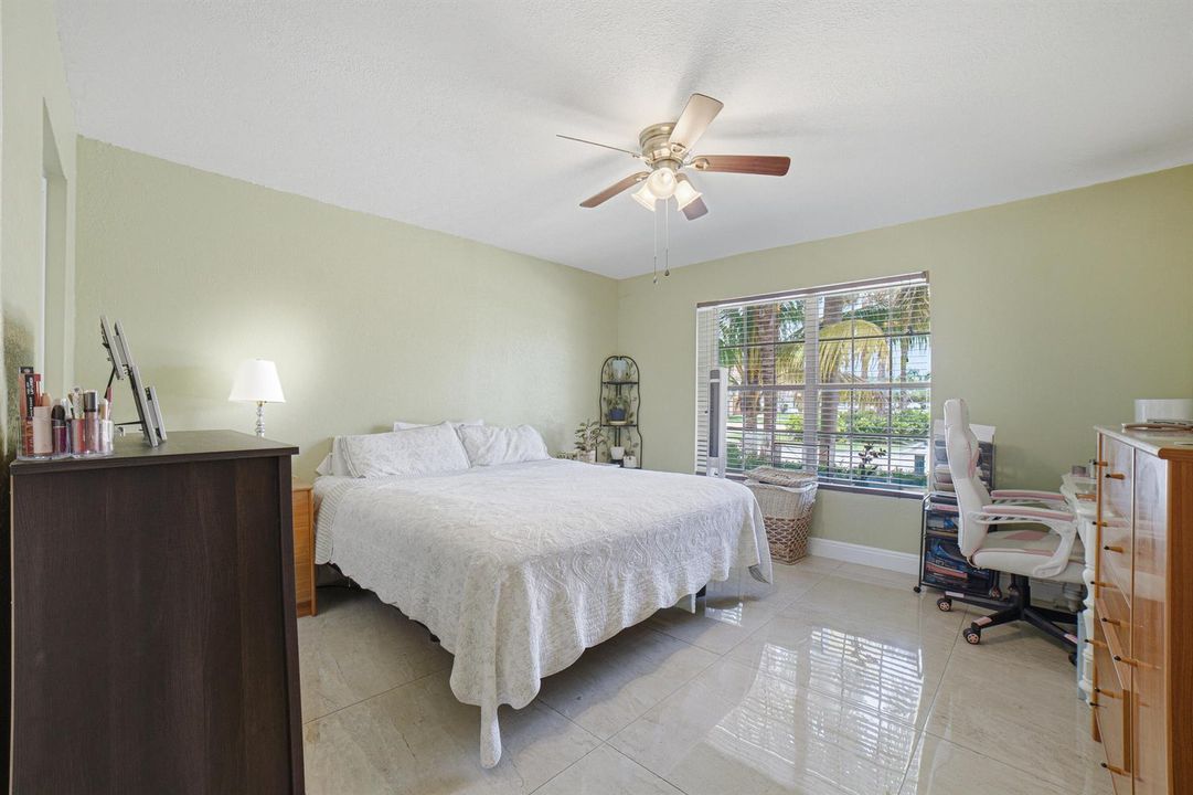 6Bedroom 1