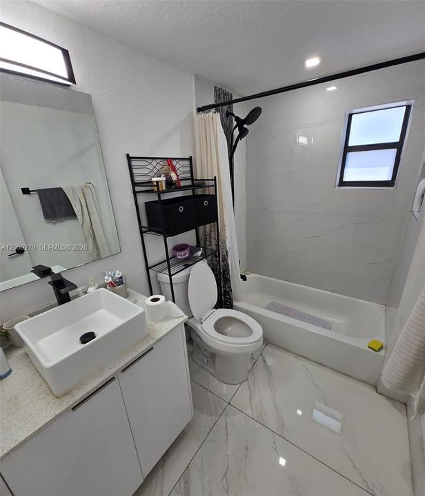 For Rent: $1,850 (1 beds, 1 baths, 550 Square Feet)