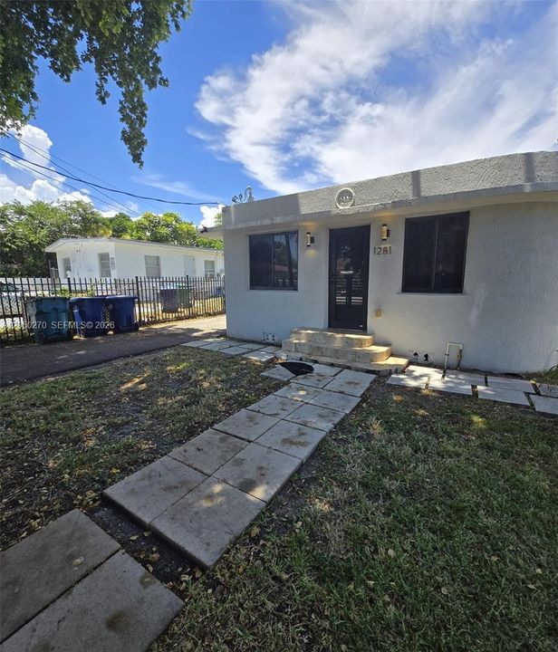 For Rent: $1,850 (1 beds, 1 baths, 550 Square Feet)