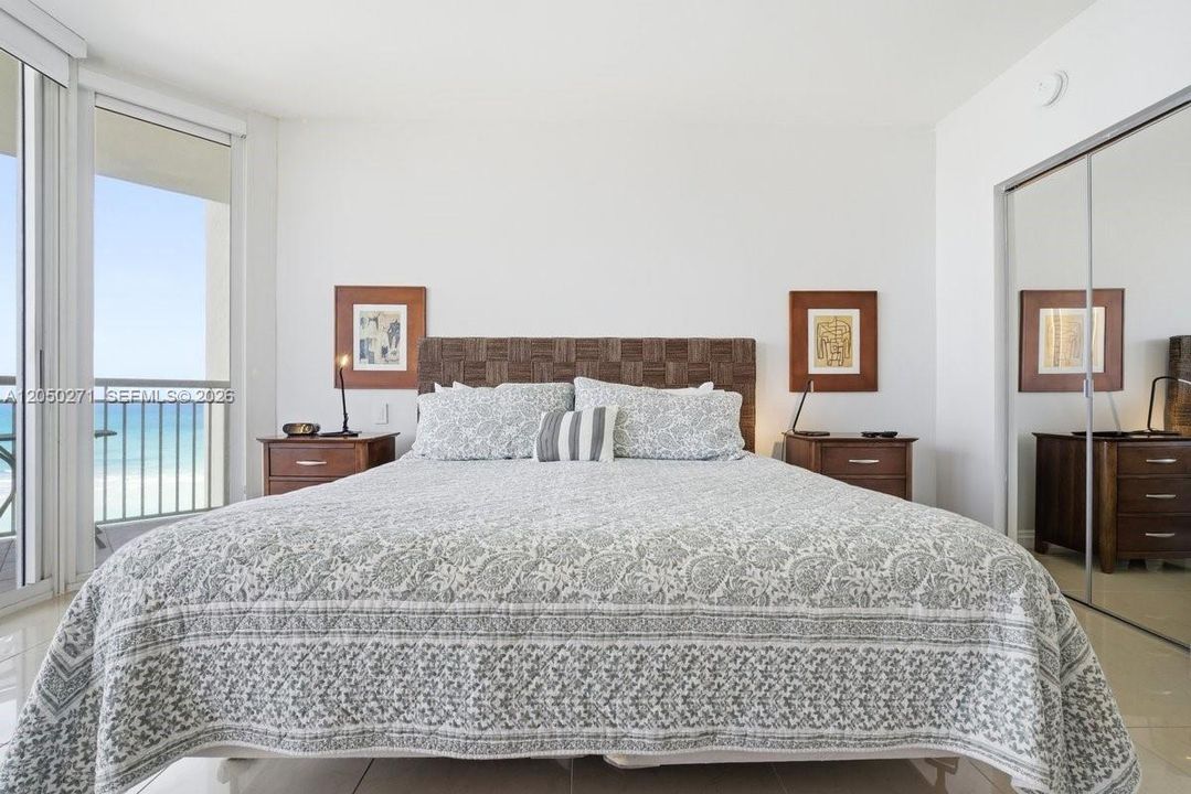 For Sale: $420,000 (1 beds, 1 baths, 960 Square Feet)