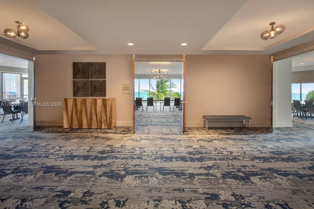 For Sale: $420,000 (1 beds, 1 baths, 960 Square Feet)