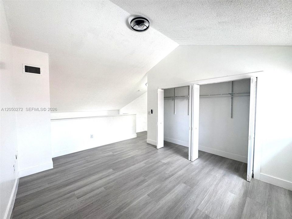 For Rent: $2,500 (3 beds, 2 baths, 972 Square Feet)