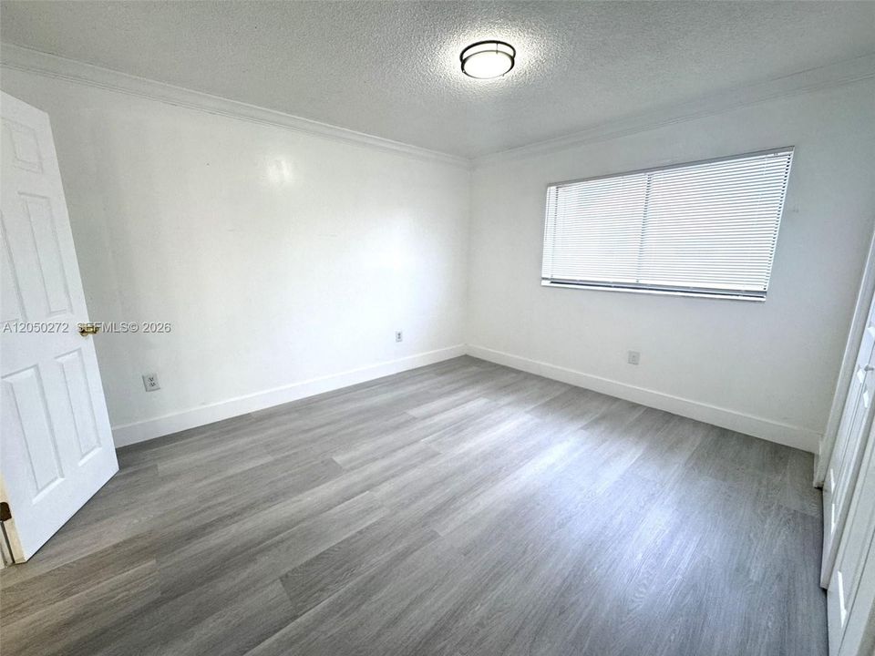 For Rent: $2,500 (3 beds, 2 baths, 972 Square Feet)