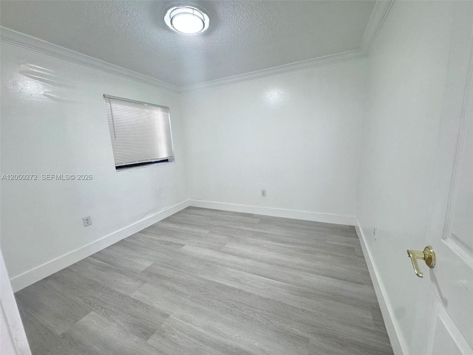 For Rent: $2,500 (3 beds, 2 baths, 972 Square Feet)
