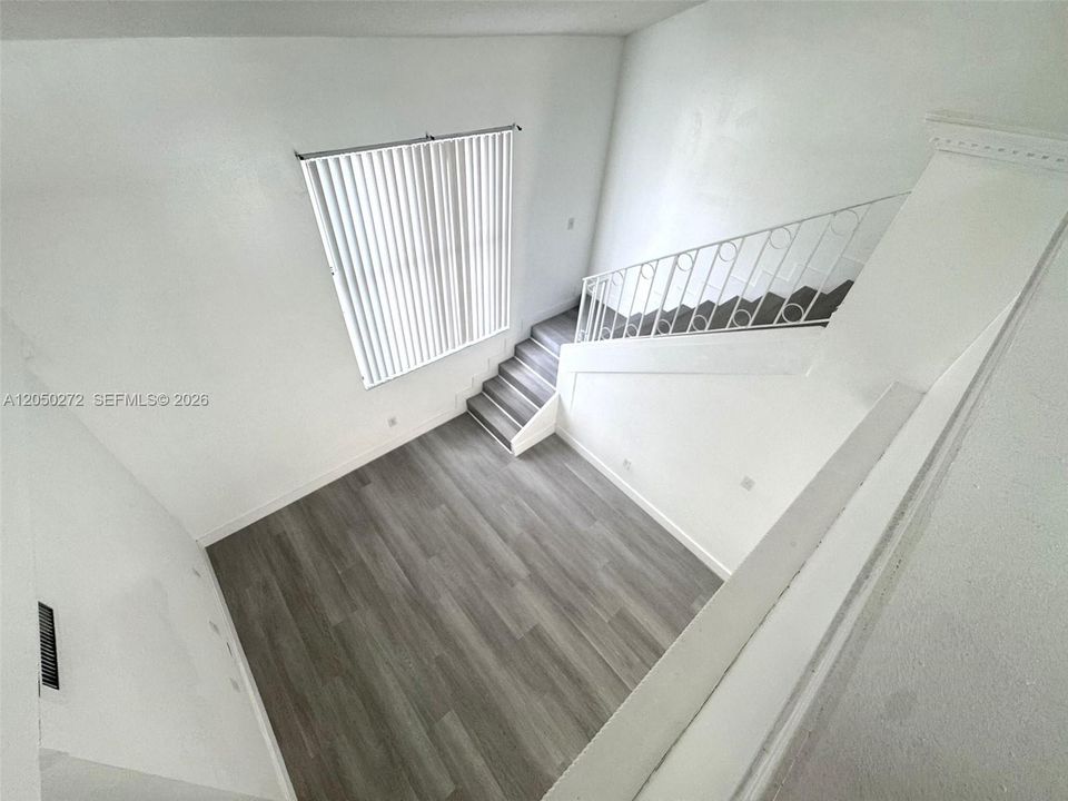 For Rent: $2,500 (3 beds, 2 baths, 972 Square Feet)