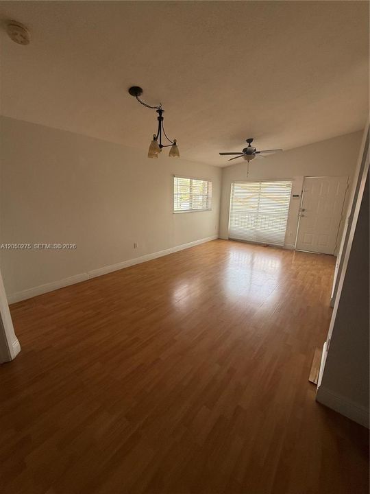 For Rent: $2,450 (2 beds, 2 baths, 880 Square Feet)