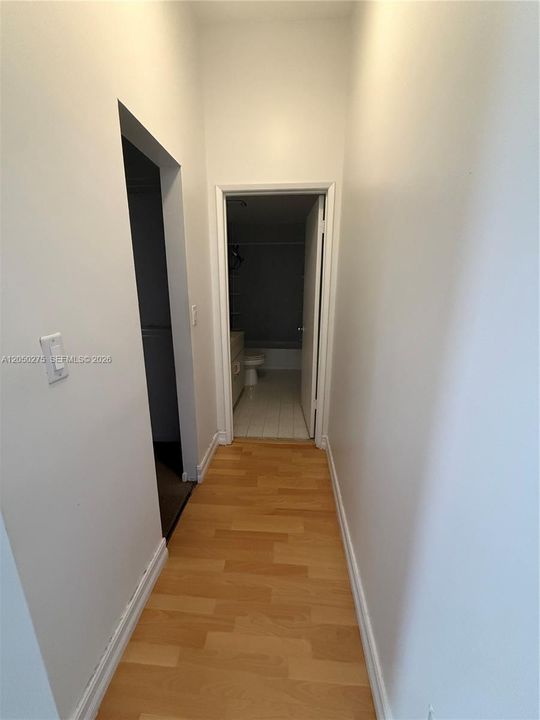 For Rent: $2,450 (2 beds, 2 baths, 880 Square Feet)