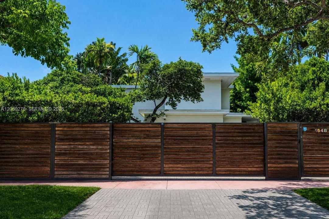 На продажу: $2,950,000 (4 спален, 4 ванн, 2580 Квадратных фут)