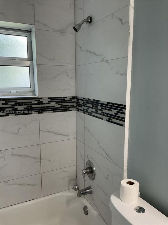 For Rent: $1,600 (1 beds, 1 baths, 700 Square Feet)