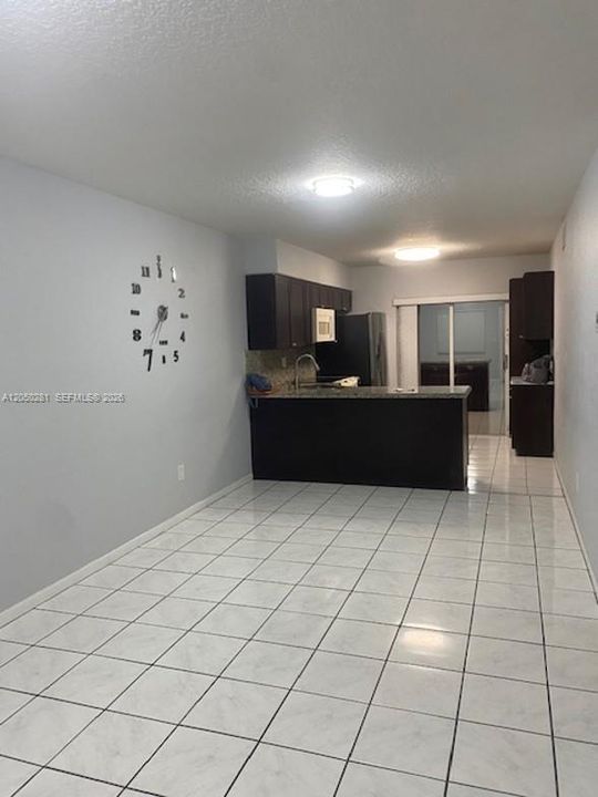 For Rent: $2,100 (2 beds, 2 baths, 850 Square Feet)