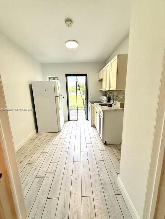 For Rent: $1,450 (1 beds, 1 baths, 450 Square Feet)
