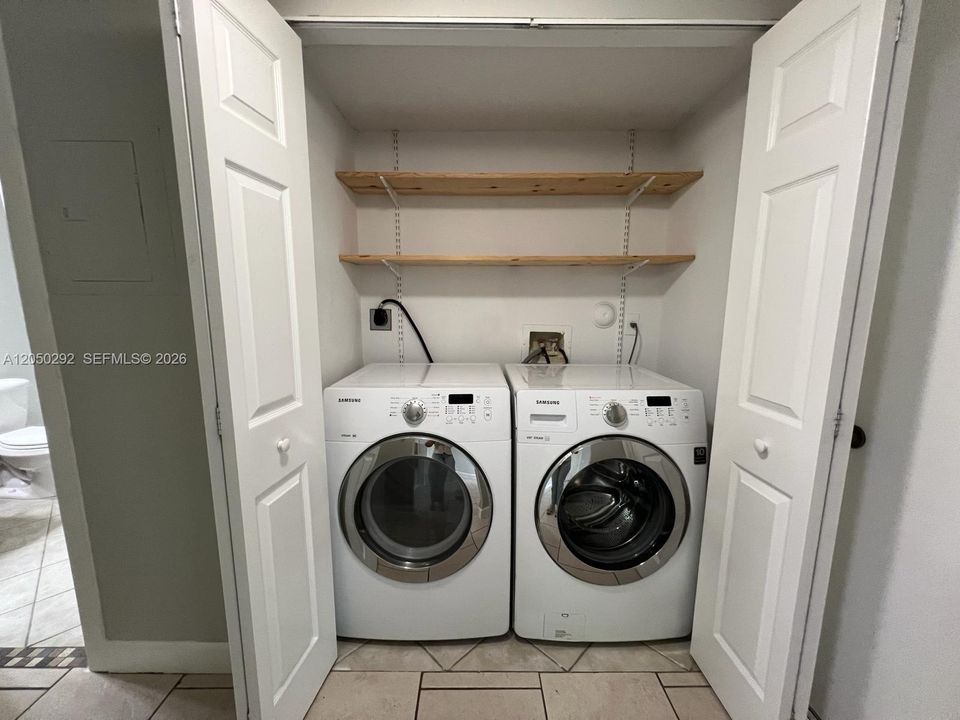 For Rent: $2,100 (2 beds, 2 baths, 975 Square Feet)