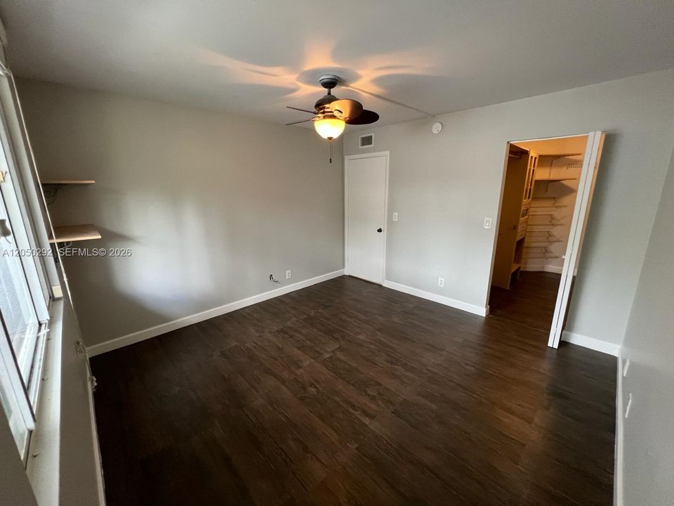 For Rent: $2,100 (2 beds, 2 baths, 975 Square Feet)