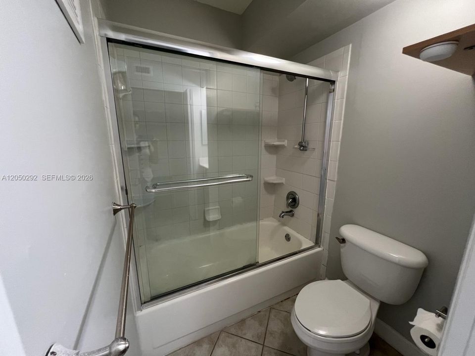 For Rent: $2,100 (2 beds, 2 baths, 975 Square Feet)