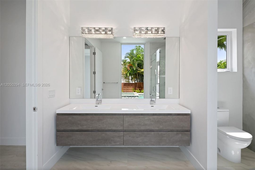 For Rent: $12,000 (5 beds, 5 baths, 2850 Square Feet)
