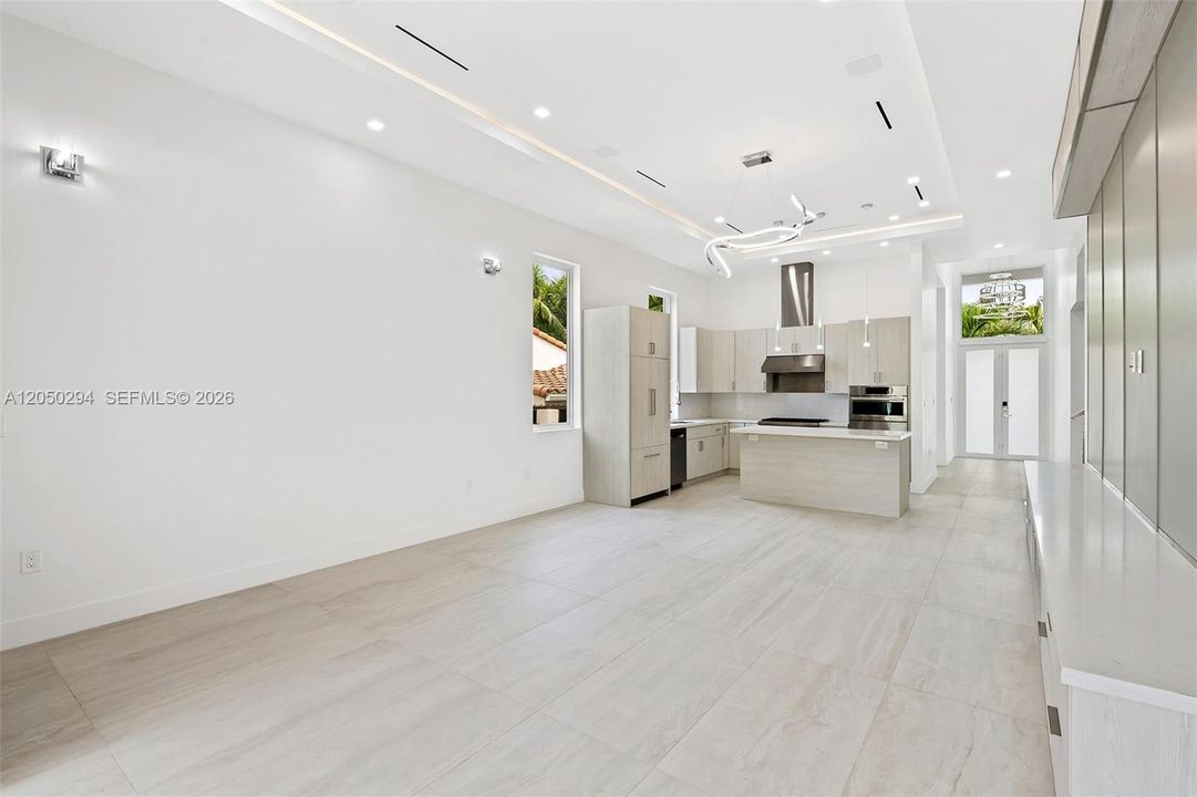 For Rent: $12,000 (5 beds, 5 baths, 2850 Square Feet)