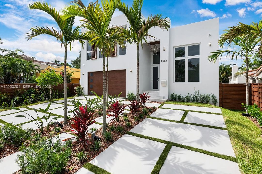 For Rent: $12,000 (5 beds, 5 baths, 2850 Square Feet)