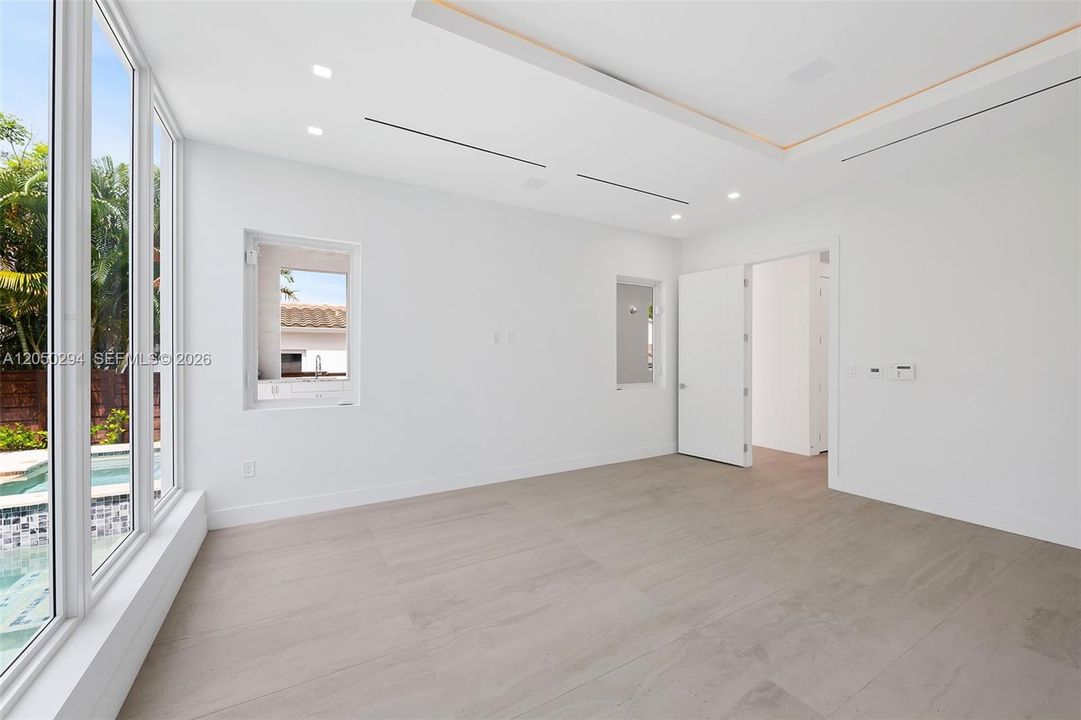 For Rent: $12,000 (5 beds, 5 baths, 2850 Square Feet)