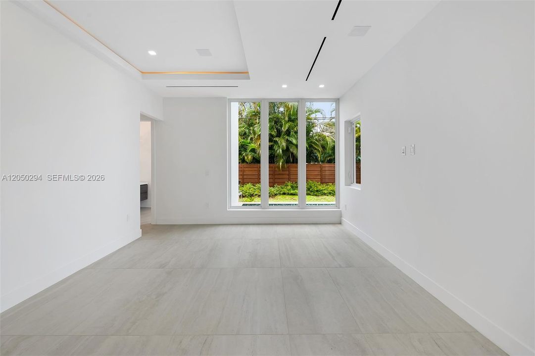 For Rent: $12,000 (5 beds, 5 baths, 2850 Square Feet)