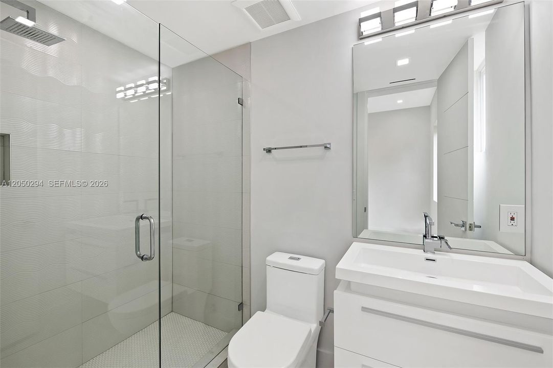 For Rent: $12,000 (5 beds, 5 baths, 2850 Square Feet)