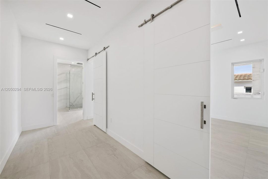For Rent: $12,000 (5 beds, 5 baths, 2850 Square Feet)