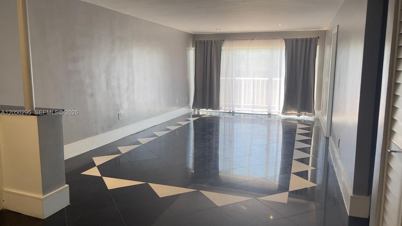В аренду: $2,200 (2 спален, 2 ванн, 970 Квадратных фут)