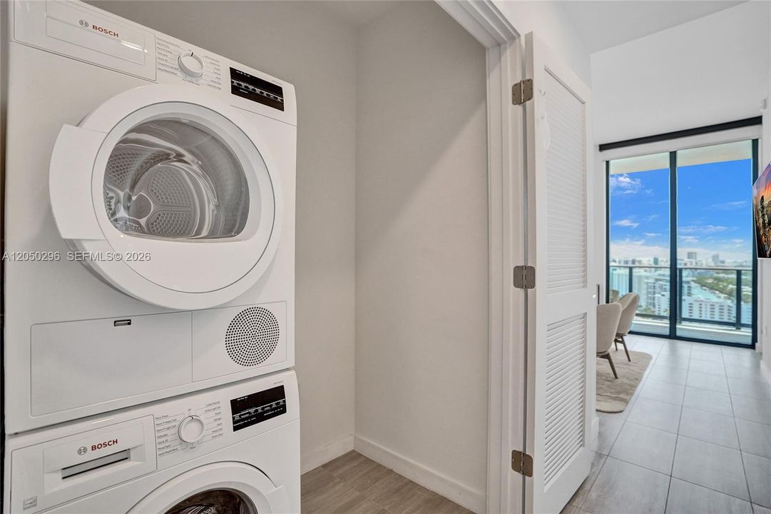 For Rent: $10,500 (2 beds, 2 baths, 995 Square Feet)