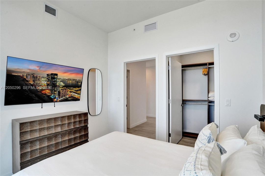 For Rent: $10,500 (2 beds, 2 baths, 995 Square Feet)