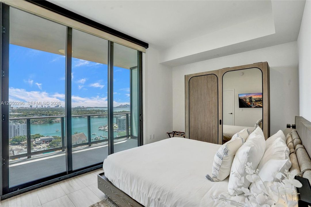 For Rent: $10,500 (2 beds, 2 baths, 995 Square Feet)