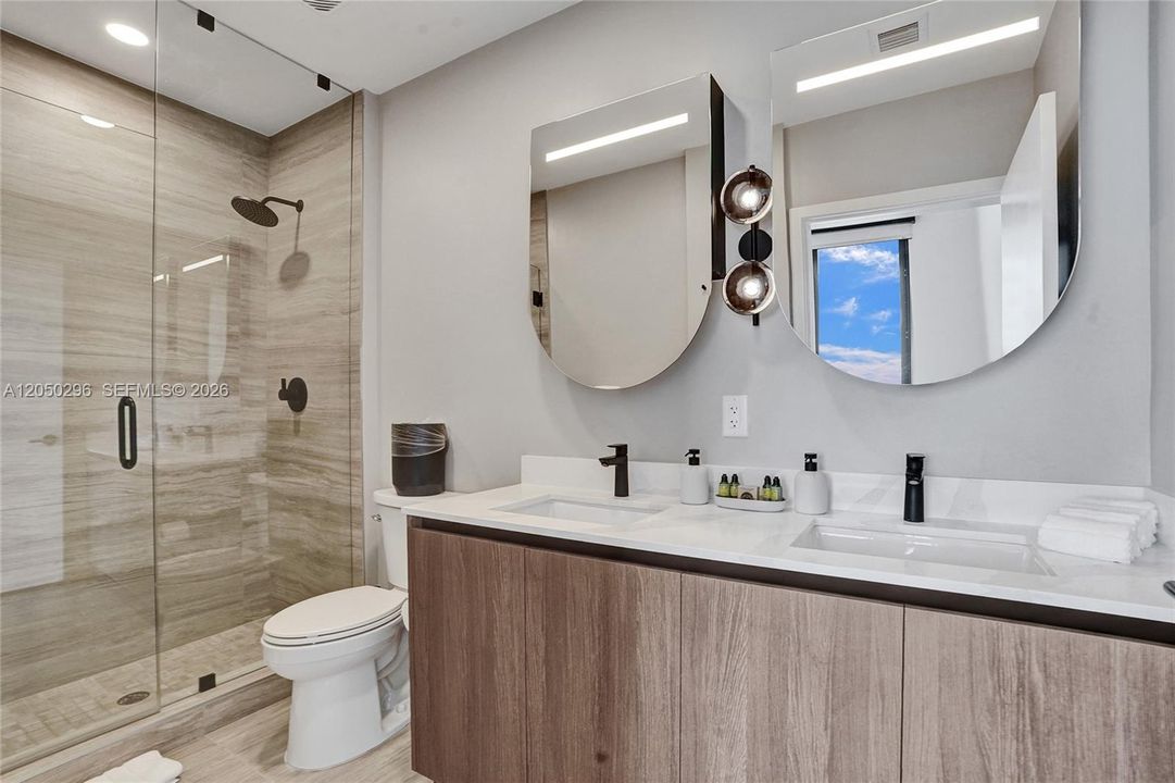 For Rent: $10,500 (2 beds, 2 baths, 995 Square Feet)