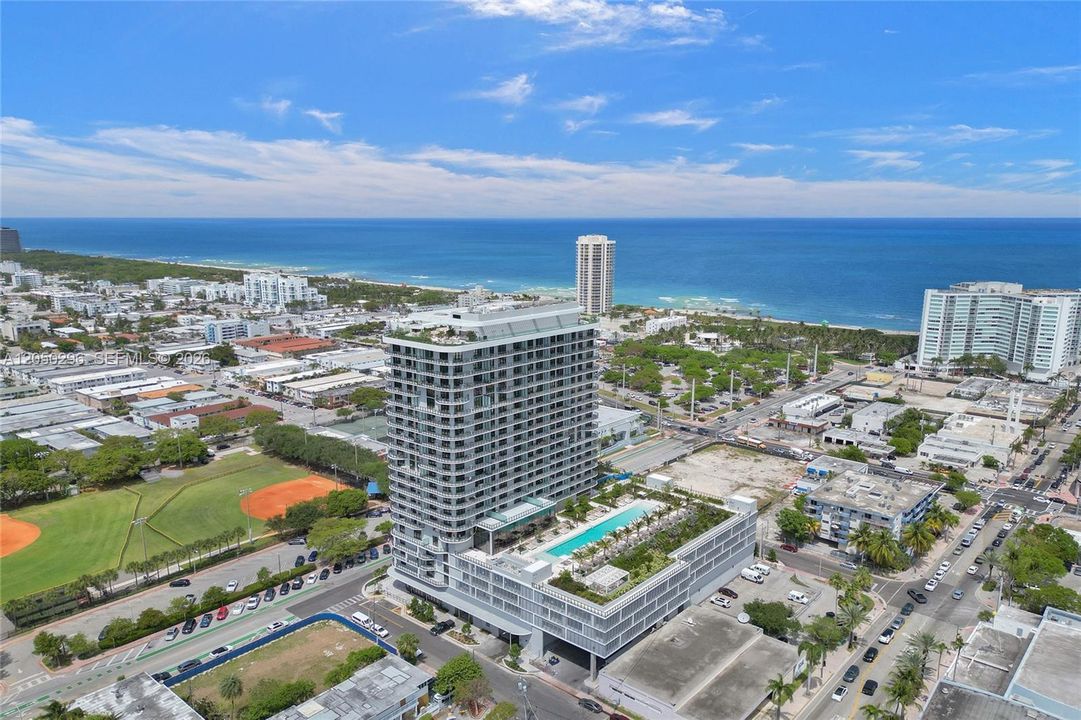 For Rent: $10,500 (2 beds, 2 baths, 995 Square Feet)
