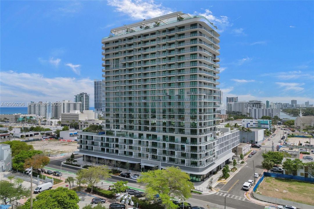 For Rent: $10,500 (2 beds, 2 baths, 995 Square Feet)