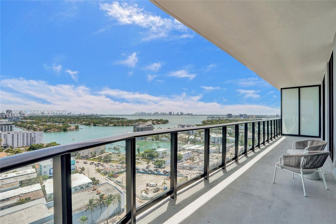 For Rent: $10,500 (2 beds, 2 baths, 995 Square Feet)