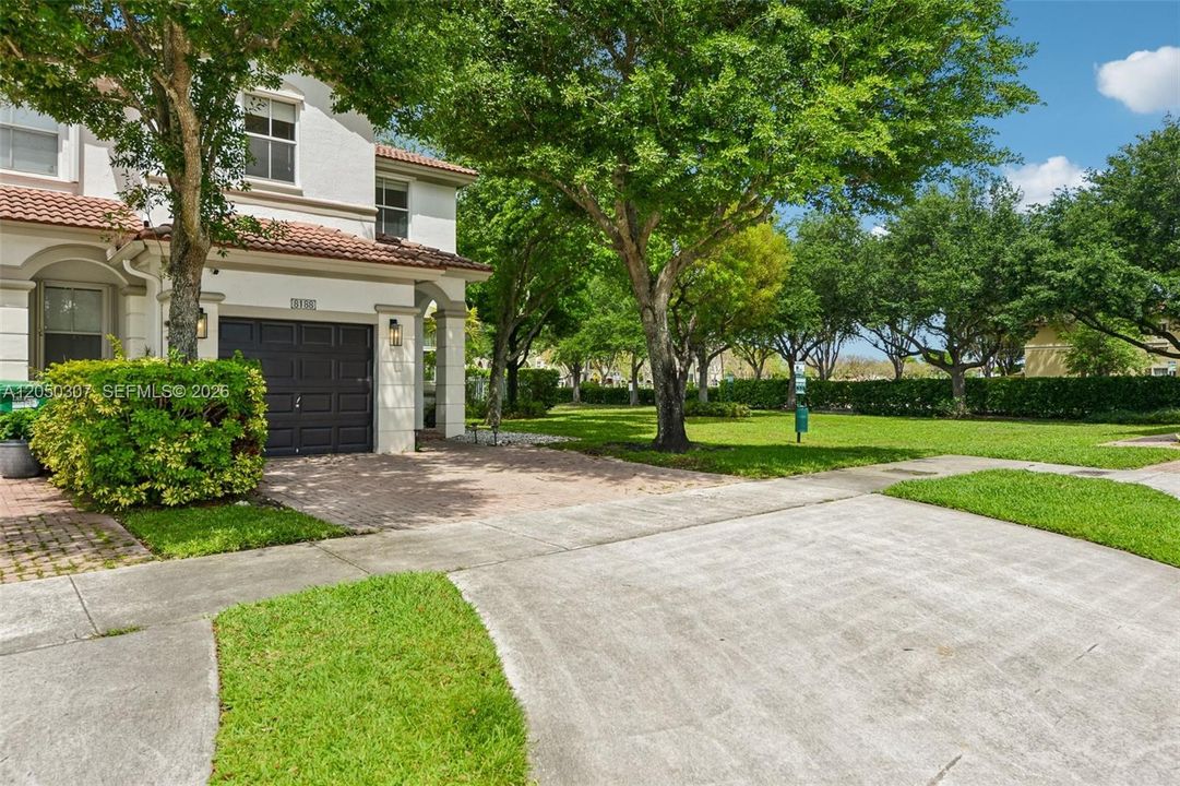 For Sale: $640,000 (3 beds, 2 baths, 1683 Square Feet)
