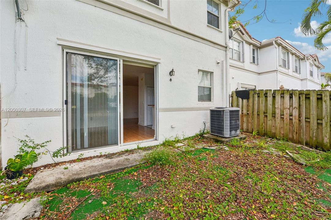 For Sale: $640,000 (3 beds, 2 baths, 1683 Square Feet)