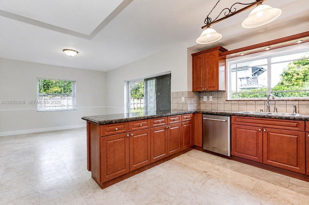 For Rent: $4,950 (4 beds, 3 baths, 2401 Square Feet)