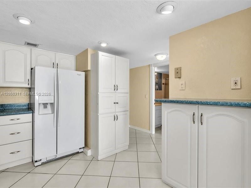 En Venta: $540,000 (1 camas, 2 baños, 857 Pies cuadrados)