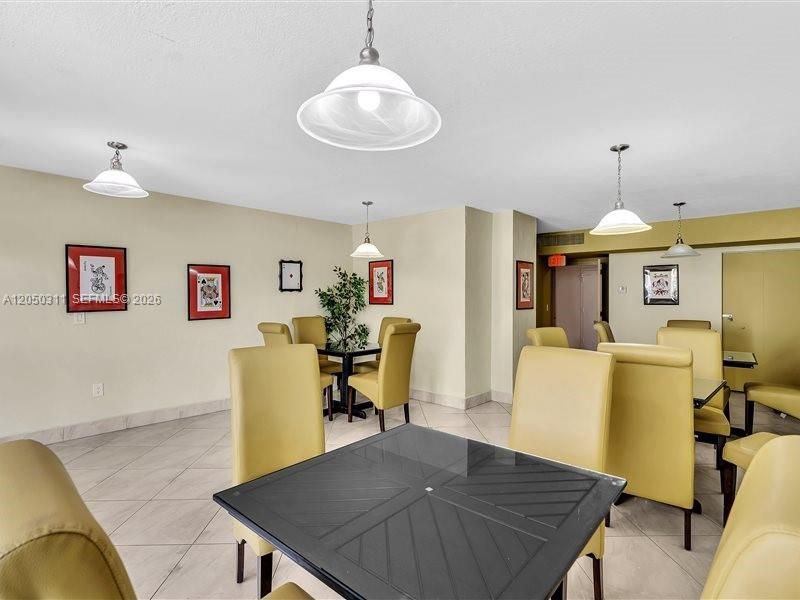 En Venta: $540,000 (1 camas, 2 baños, 857 Pies cuadrados)