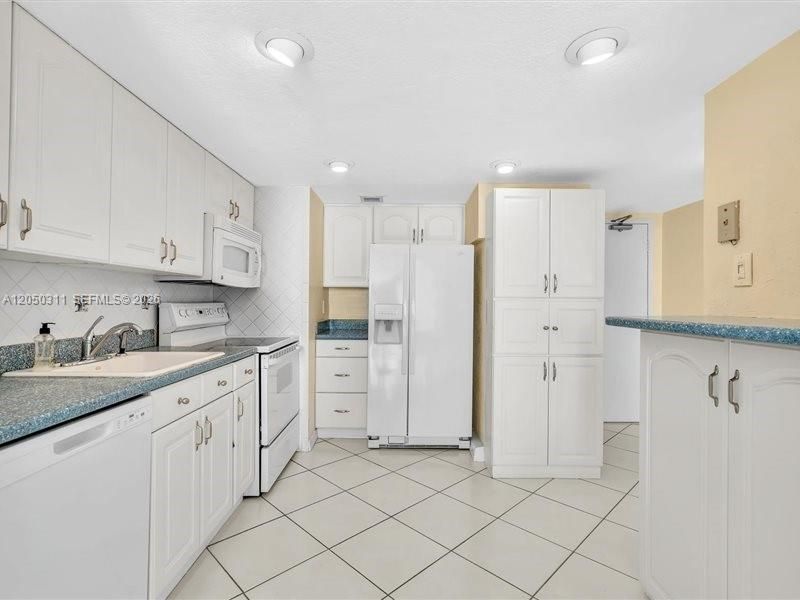 En Venta: $540,000 (1 camas, 2 baños, 857 Pies cuadrados)