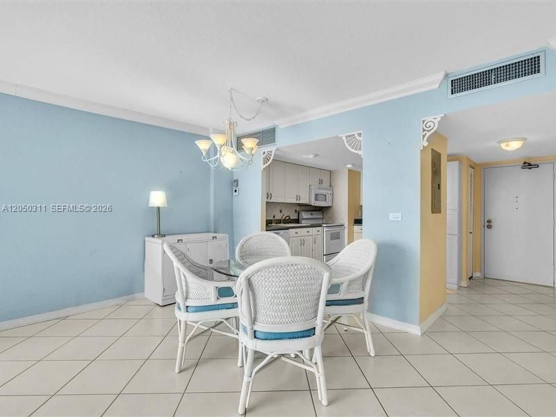 En Venta: $540,000 (1 camas, 2 baños, 857 Pies cuadrados)
