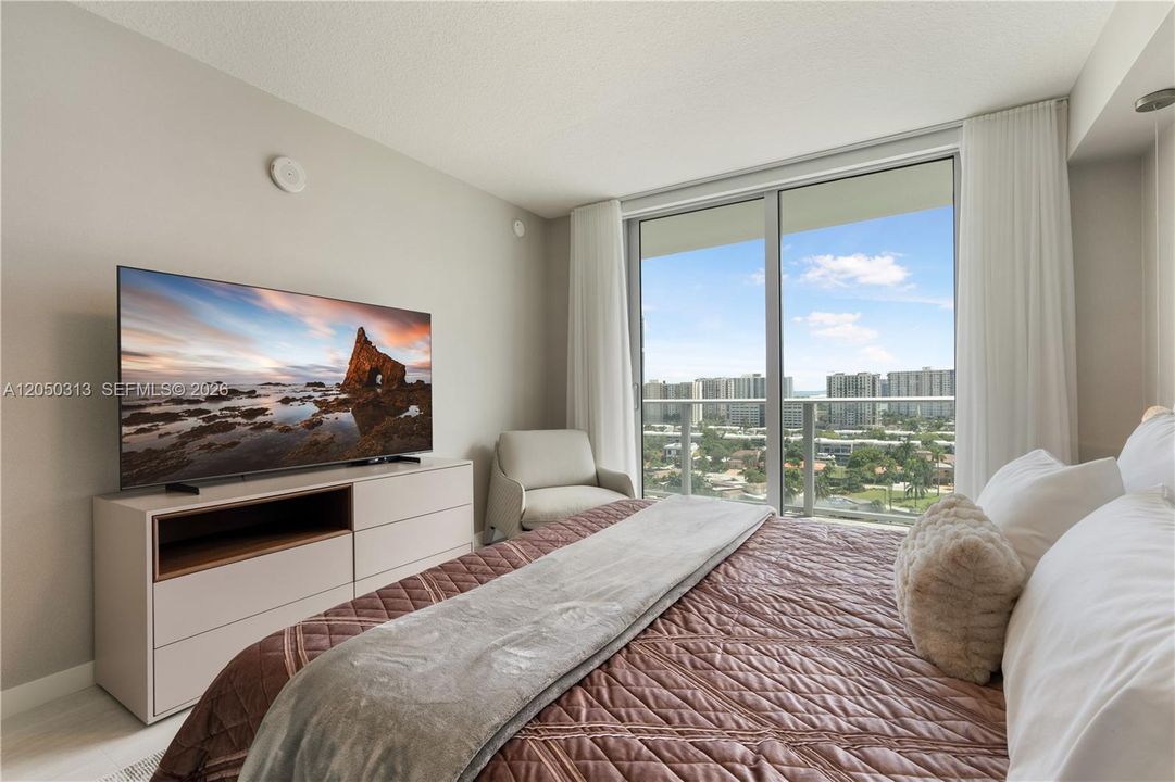 For Rent: $8,400 (3 beds, 3 baths, 1541 Square Feet)