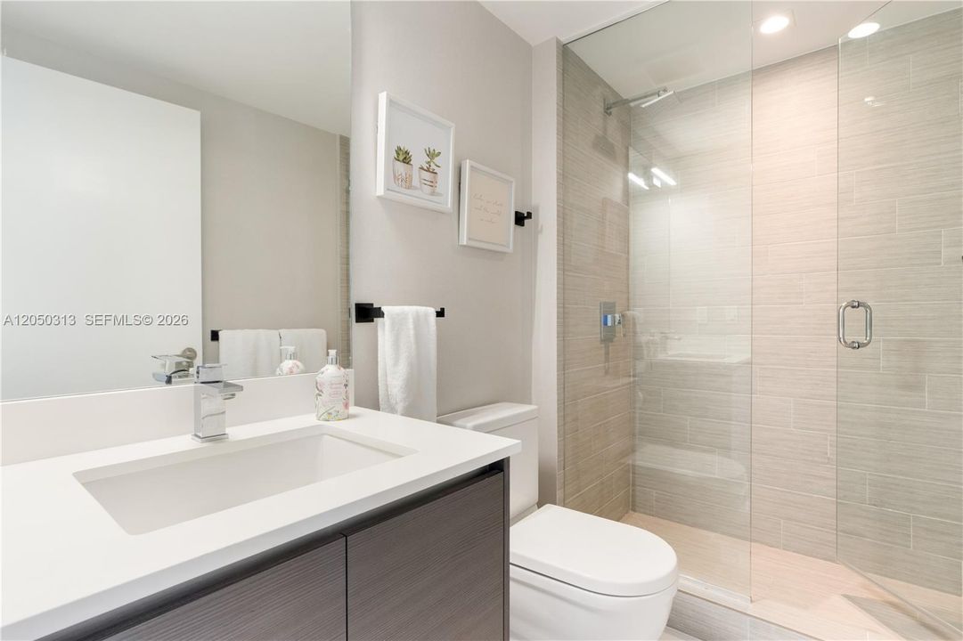For Rent: $8,400 (3 beds, 3 baths, 1541 Square Feet)