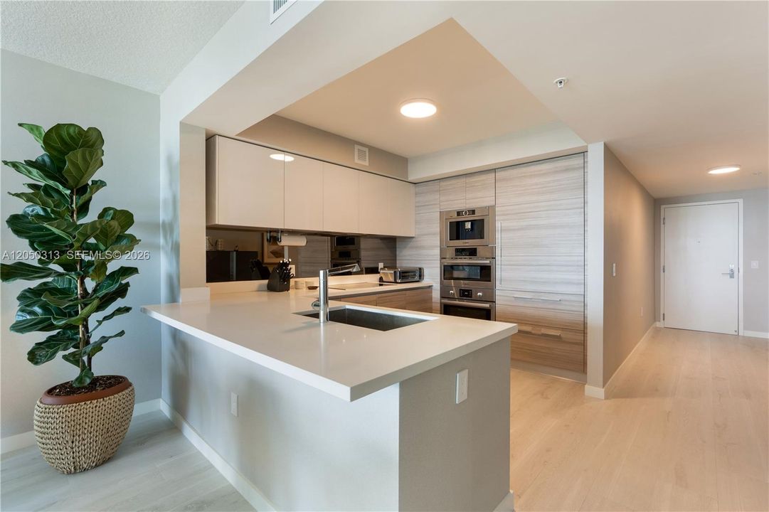 For Rent: $8,400 (3 beds, 3 baths, 1541 Square Feet)