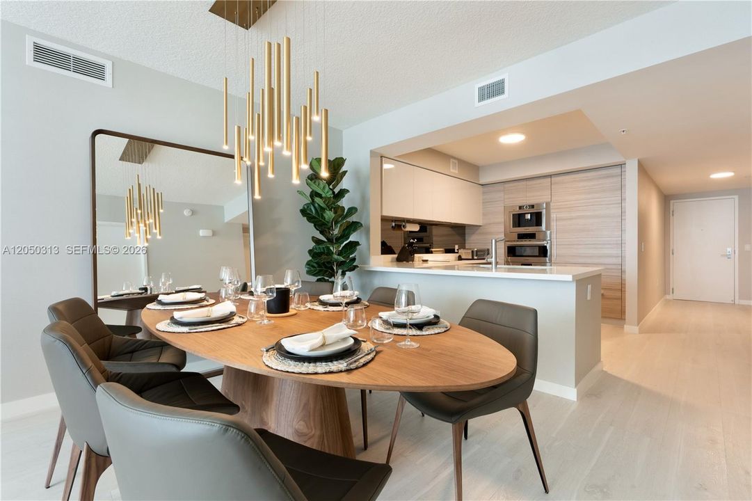 For Rent: $8,400 (3 beds, 3 baths, 1541 Square Feet)