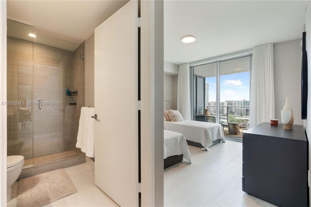 For Rent: $8,400 (3 beds, 3 baths, 1541 Square Feet)