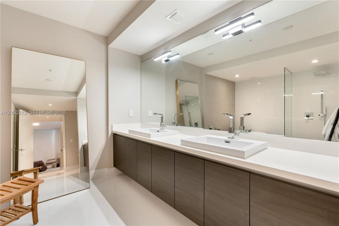 For Rent: $8,400 (3 beds, 3 baths, 1541 Square Feet)