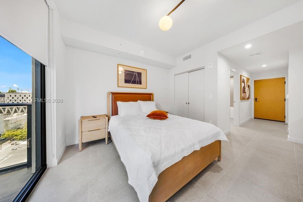 For Sale: $599,900 (0 beds, 1 baths, 321 Square Feet)
