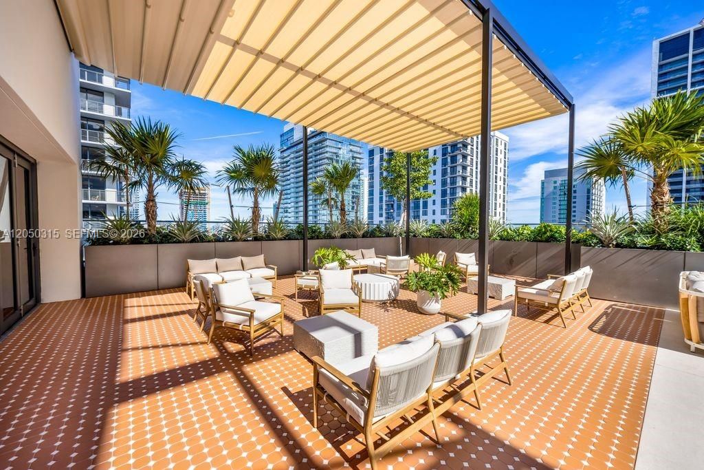 For Sale: $599,900 (0 beds, 1 baths, 321 Square Feet)